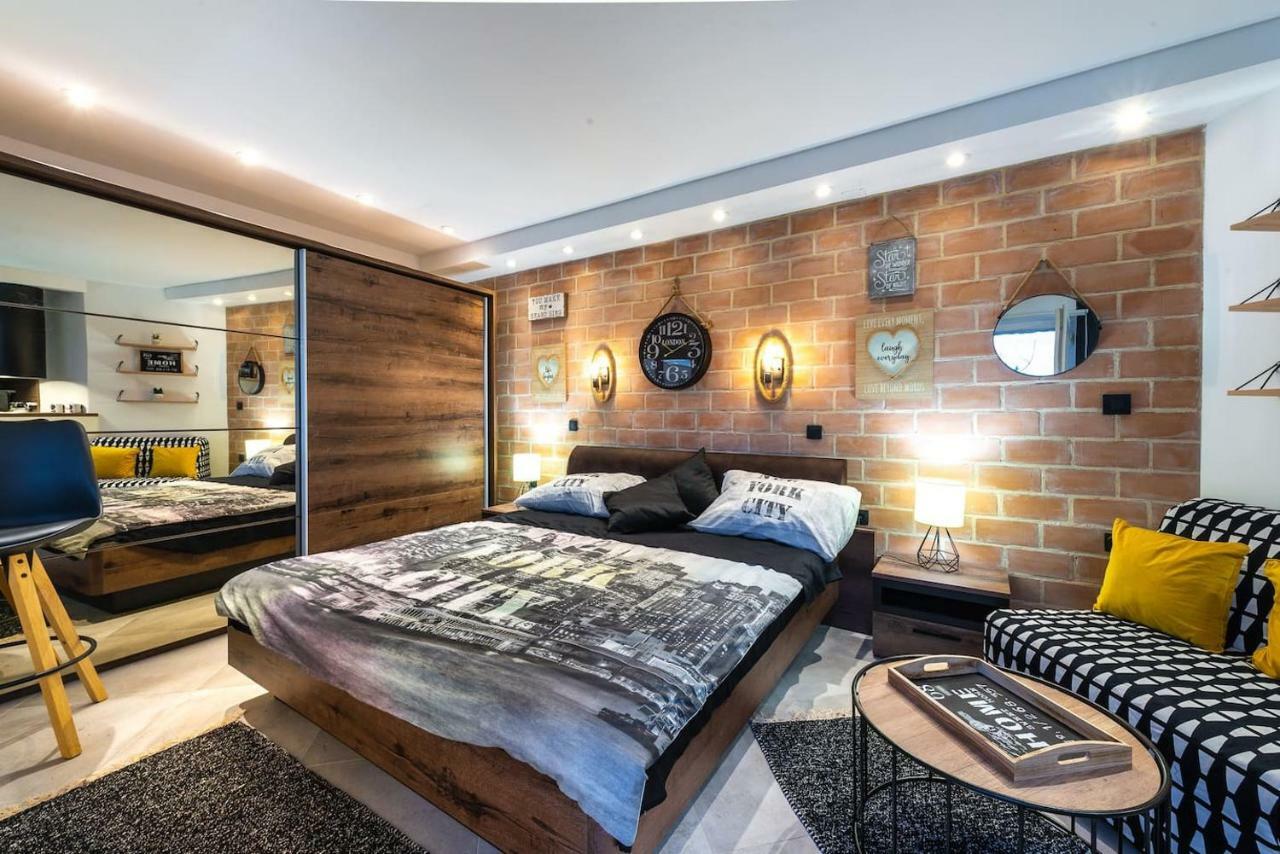 Zen Apartment *